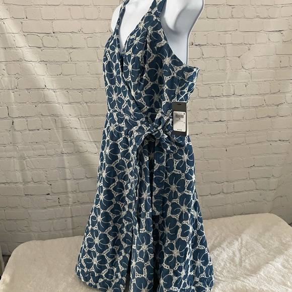 Guess - Picture 2 of 4